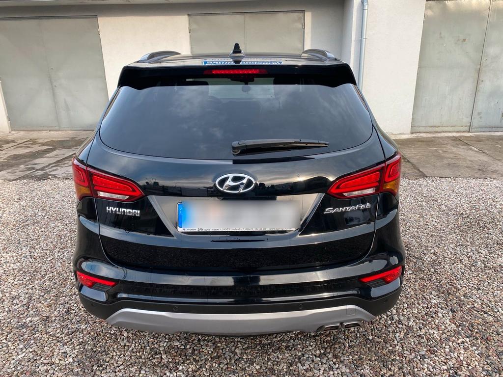 Hyundai SANTA FE