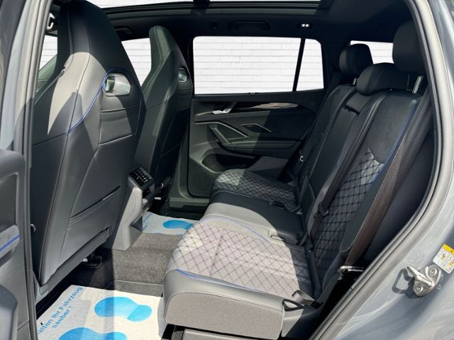 Fahrzeugabbildung Volkswagen Tayron R-Line 2.0 TDI SCR 4MOTION DSG - H&K*Navi