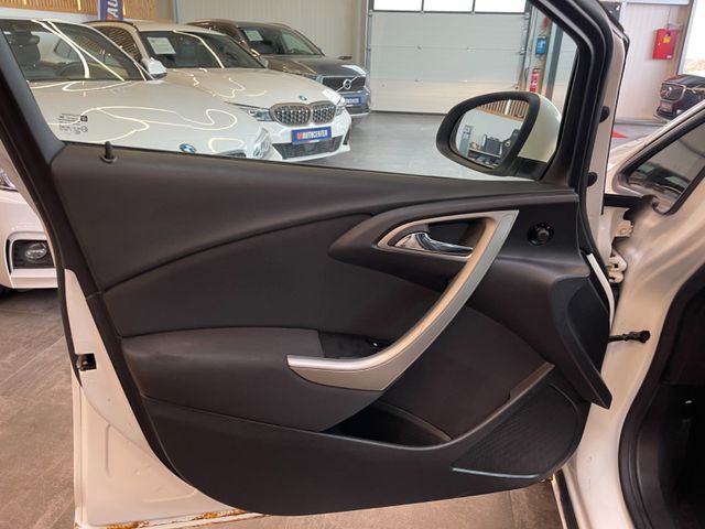 MYAUTOCENTER – Gebraucht- und Jahreswagen mit Werkstattservice in Pfaffenhofen Opel Astra J Sports Tourer Design Edition *PDC*Klima*