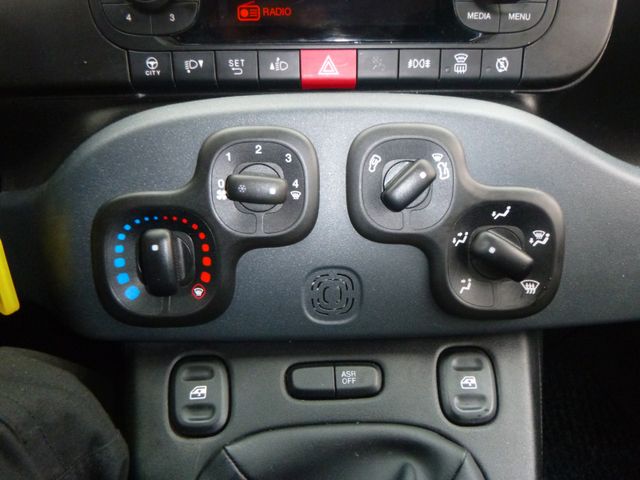 Fahrzeugabbildung Fiat Panda 1,2 8V Easy >Sitzheiz/Einparkhilfe<