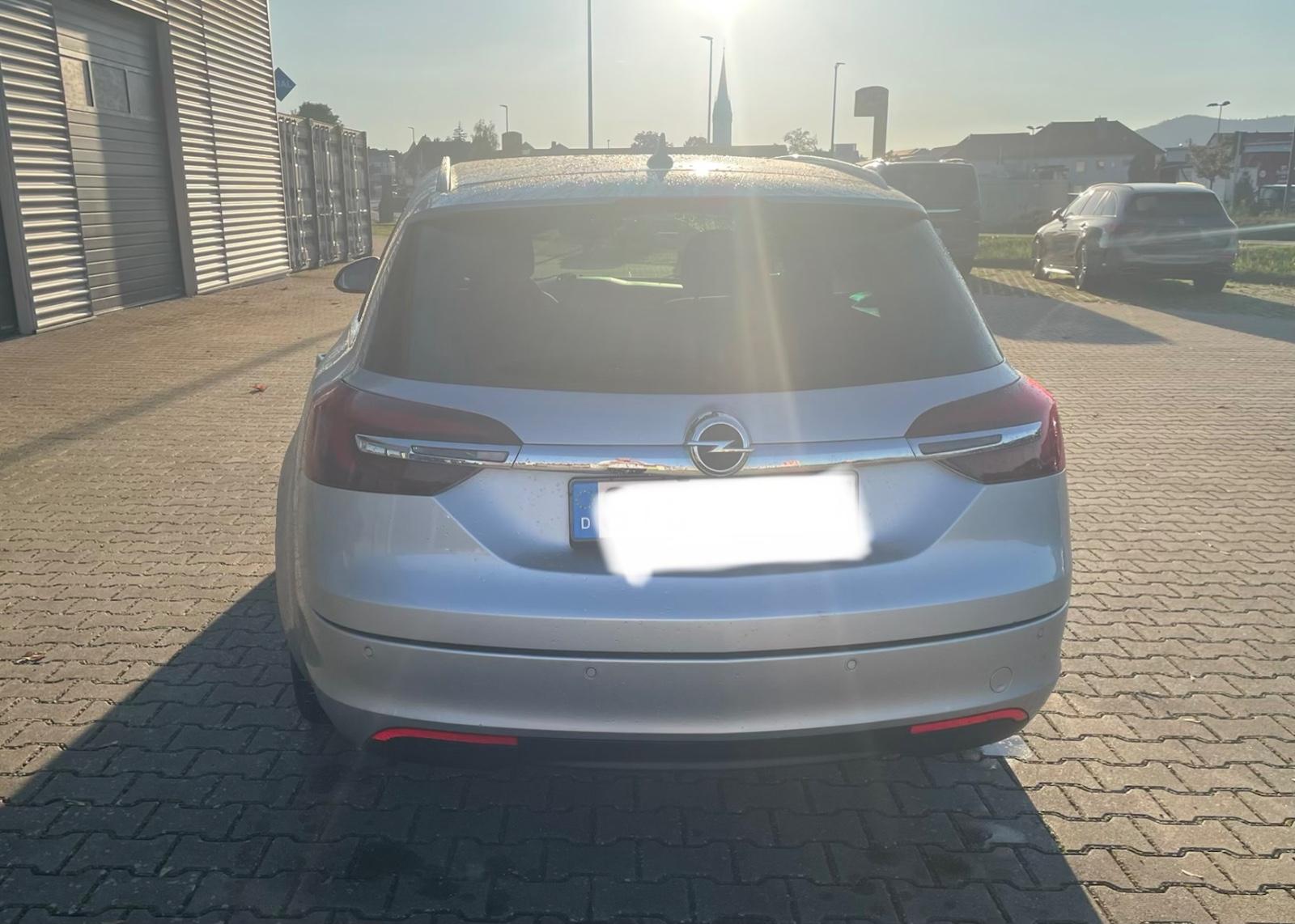 Opel Insignia 2015 — салон