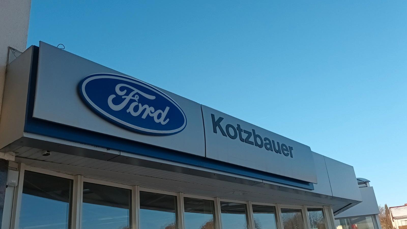 Skoda Rapid Spaceback Style Plus PANO SHZ8-fa. Garant.