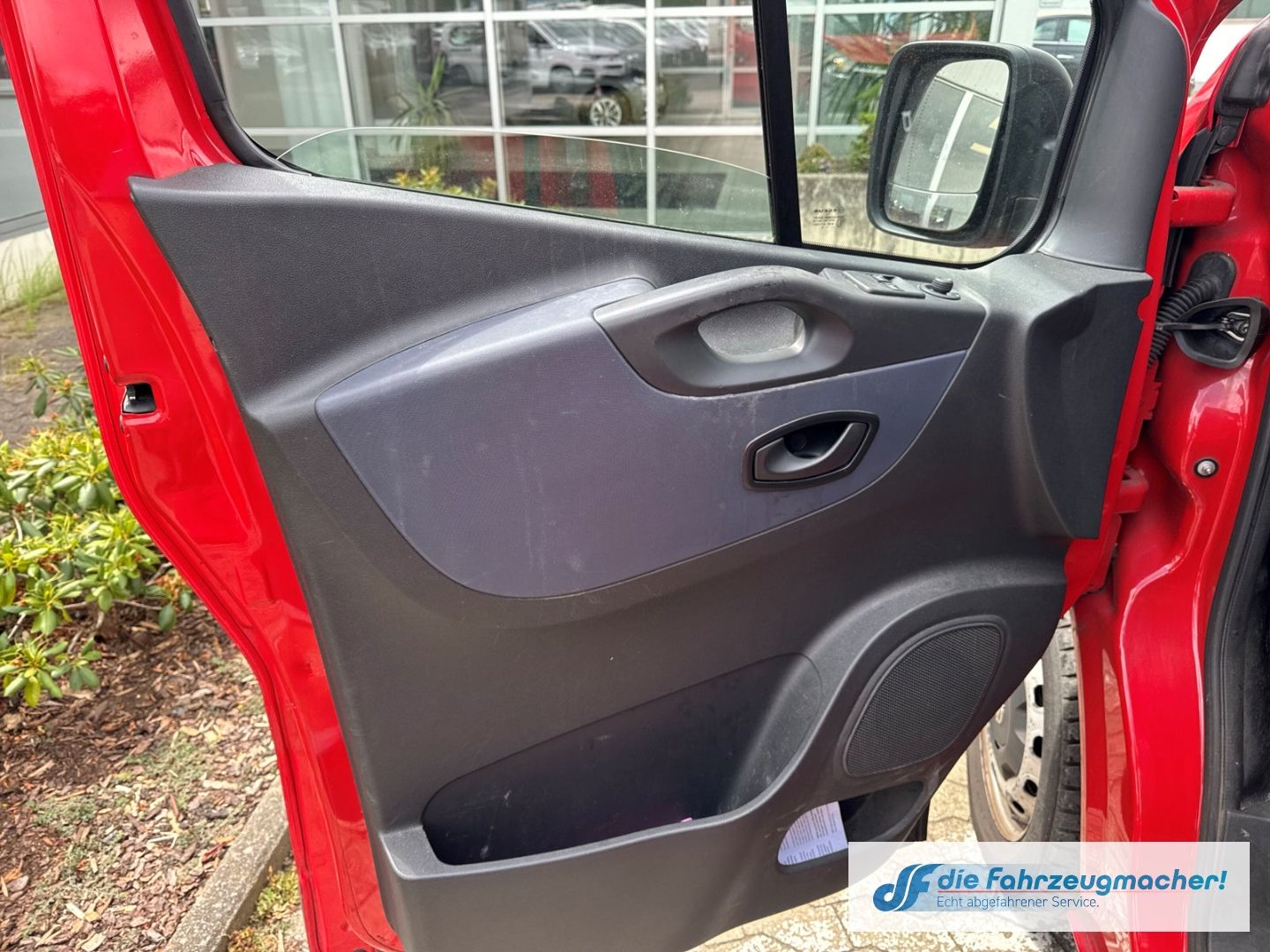 Fahrzeugabbildung Opel Vivaro B Kombi Combi 9Si. L1H1 2,7t *7152 *EXPOR