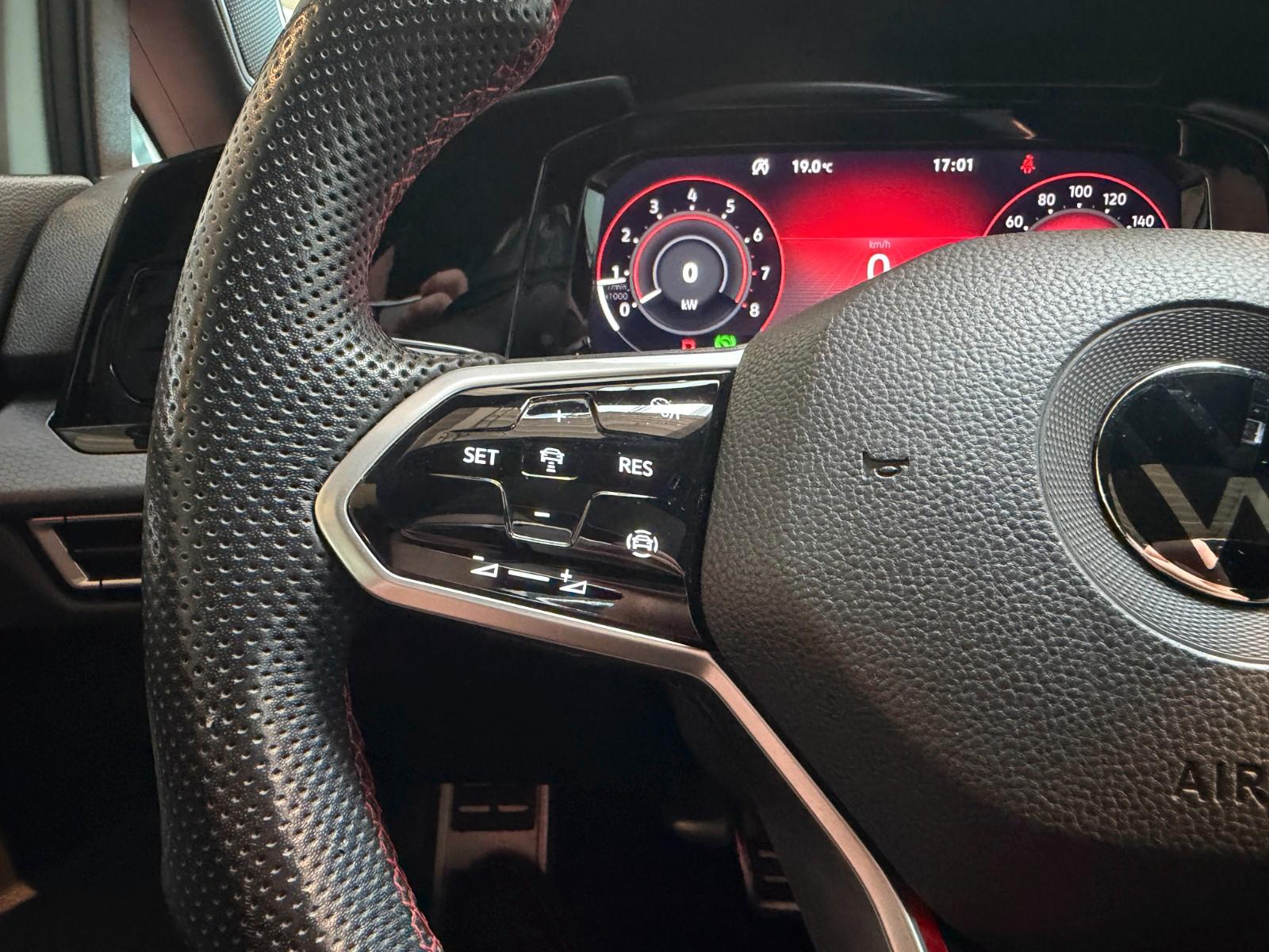 Volkswagen Golf 2.0 TSI DSG GTI *LED*Virtual*Navi*Pano*AHK*, миниатюра 25