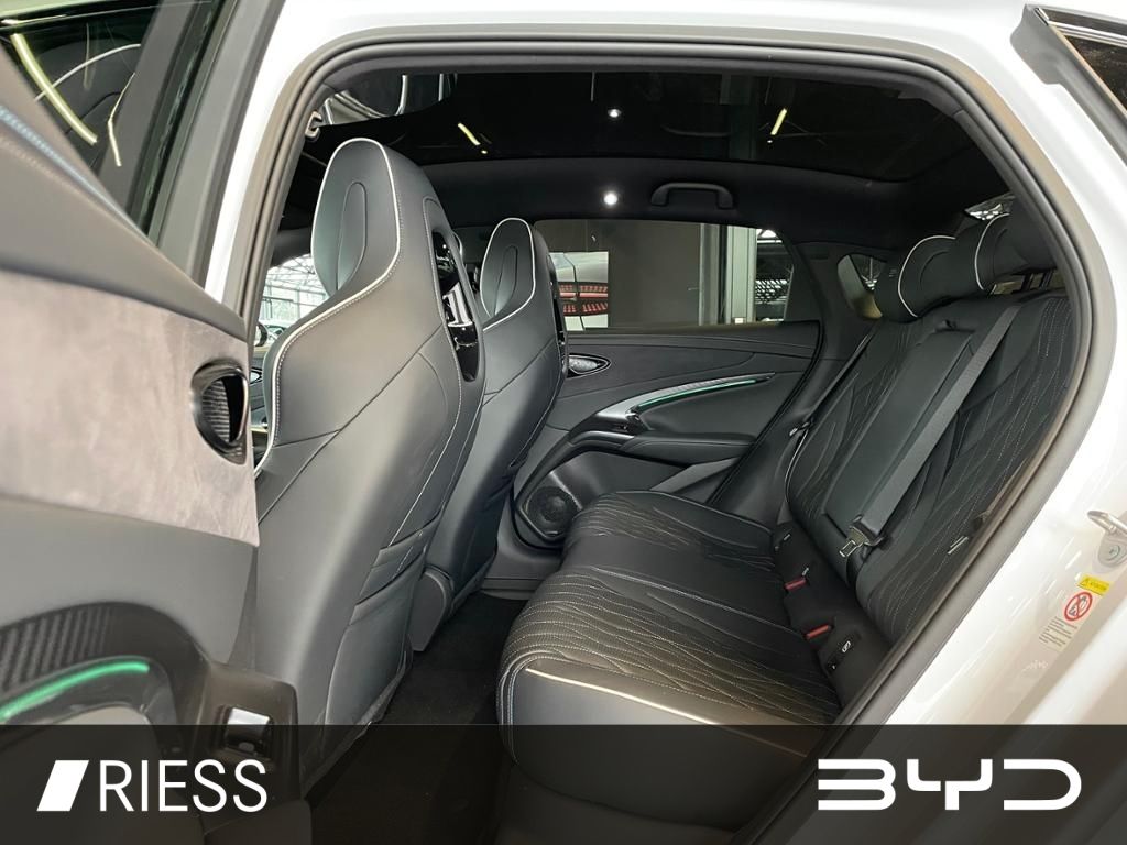 BYD SEAL