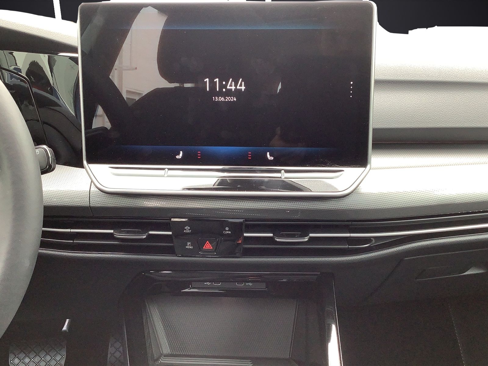 Fahrzeugabbildung Volkswagen Golf VIII Variant TSI Style AHK HuD PANO ACC 360