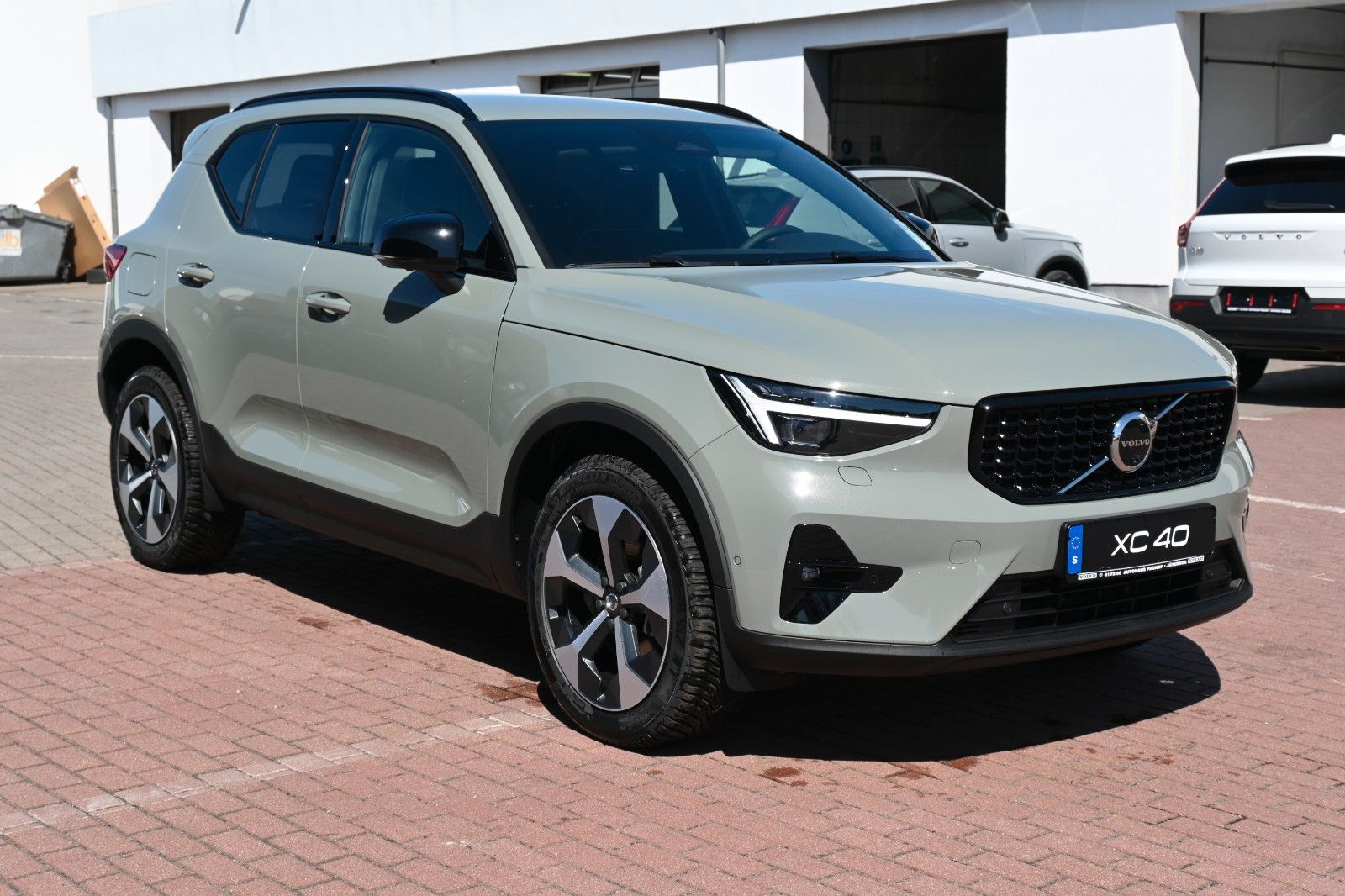 Fahrzeugabbildung Volvo XC40 B4 DKG Plus Dark*FSHZG*360°*ACC*Allwetter