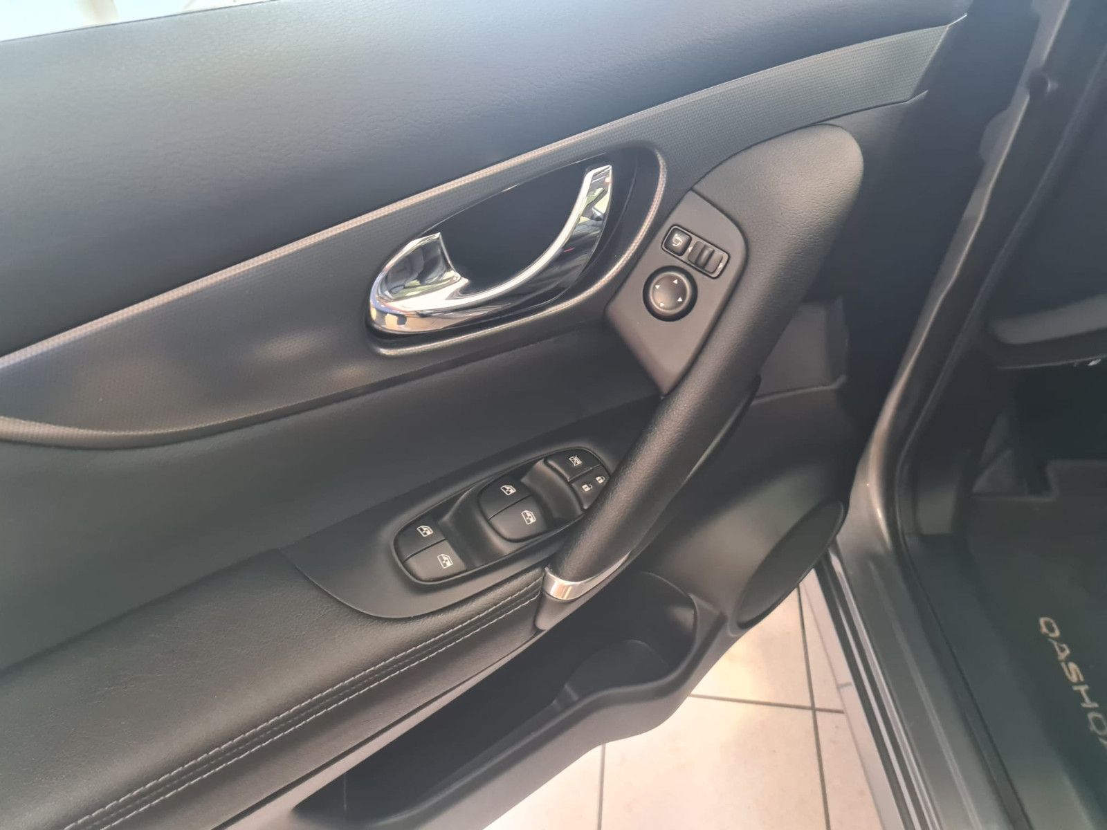 Fahrzeugabbildung Nissan Qashqai Akari / VOLLLEDER / LED / KAMERA