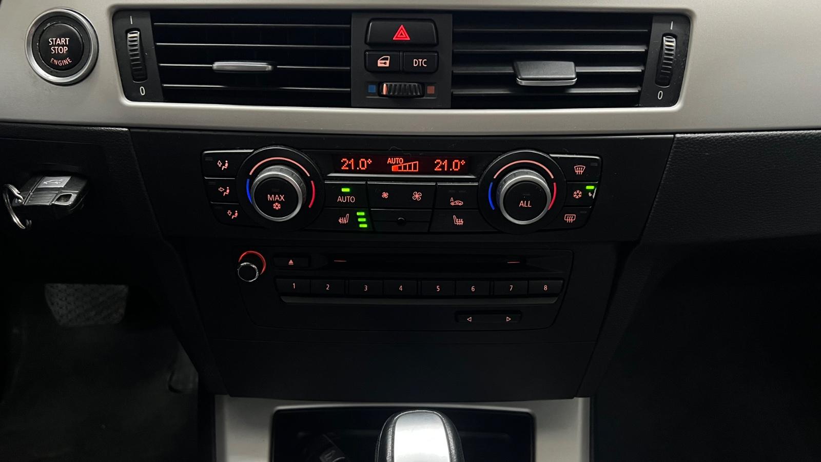 BMW 318 2010 — photo 18