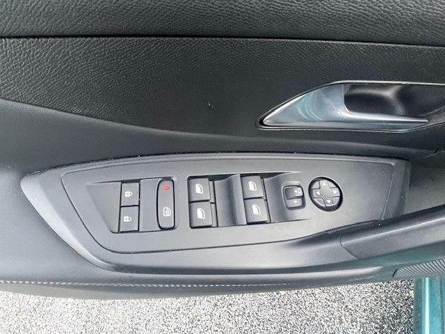 Fahrzeugabbildung Peugeot 308 SW Allure Blue HDI 130 eAT