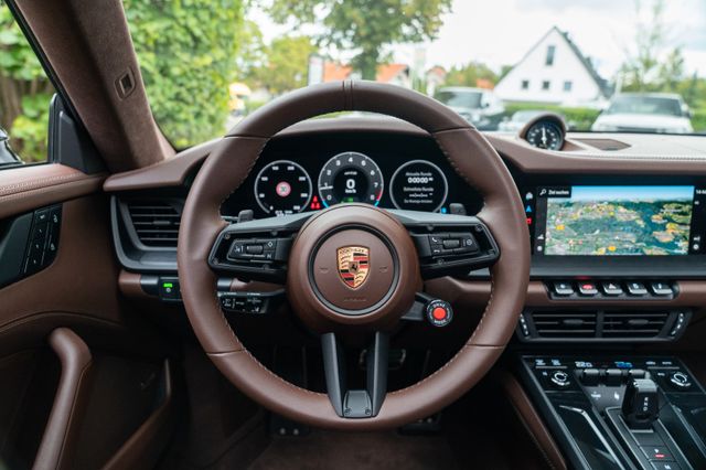 Porsche 992.2 Carrera 4 GTS / COUPE / 18 WEGE / LED Porsche 992.2 Carrera 4 GTS / COUPE / 18 WEGE / LED