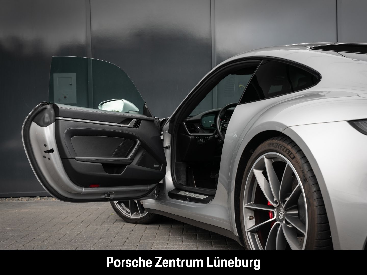 Porsche 992 911 Carrera S InnoDrive Sportfahrwerk BOSE foto 22