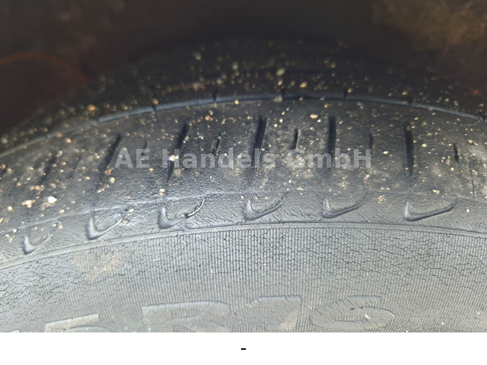 Mercedes-Benz E250 2014 — photo 18