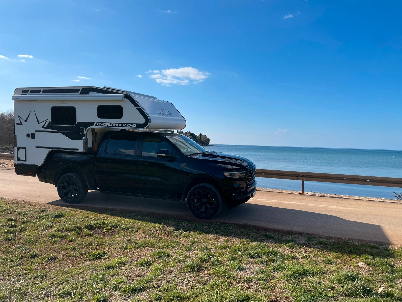 Fahrzeugabbildung Andere OVERLANDER 240