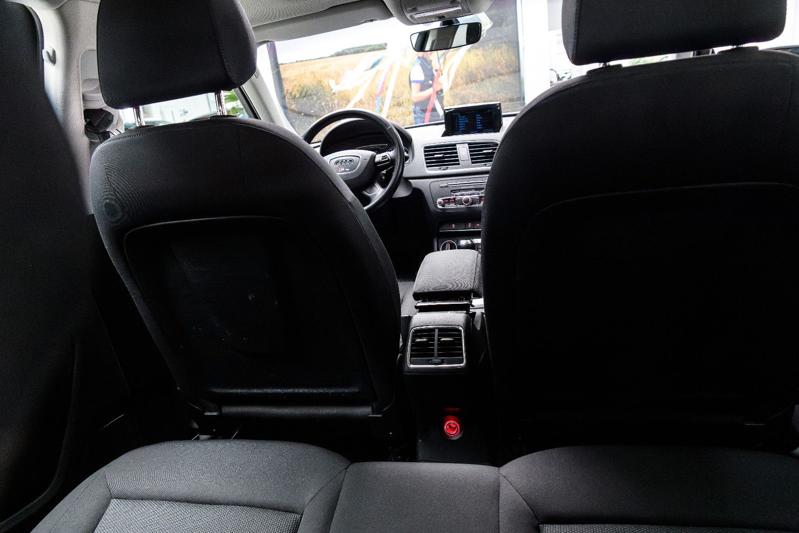 Fahrzeugabbildung Audi Q3 1.4l 110kw S-Line +AHK +Pano +Navi