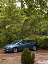 Opel Astra K Diesel // Schiebedach// Carpl... - Opel Astra mit Diesel-Antrieb: Kleinwagen