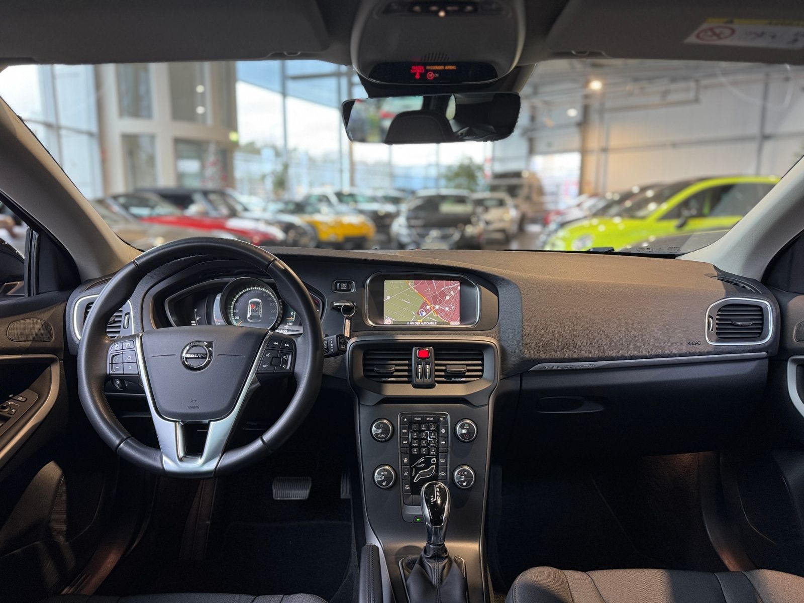 Fahrzeugabbildung Volvo V40 Cross Country Plus KLIMA LED NAVI  AHK