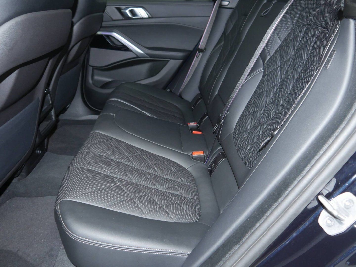 Fahrzeugeinzelansicht 11 Fahrzeugabbildung BMW X6 xDrive40i M Sport Pro Gestiksteuerung HK HiFi