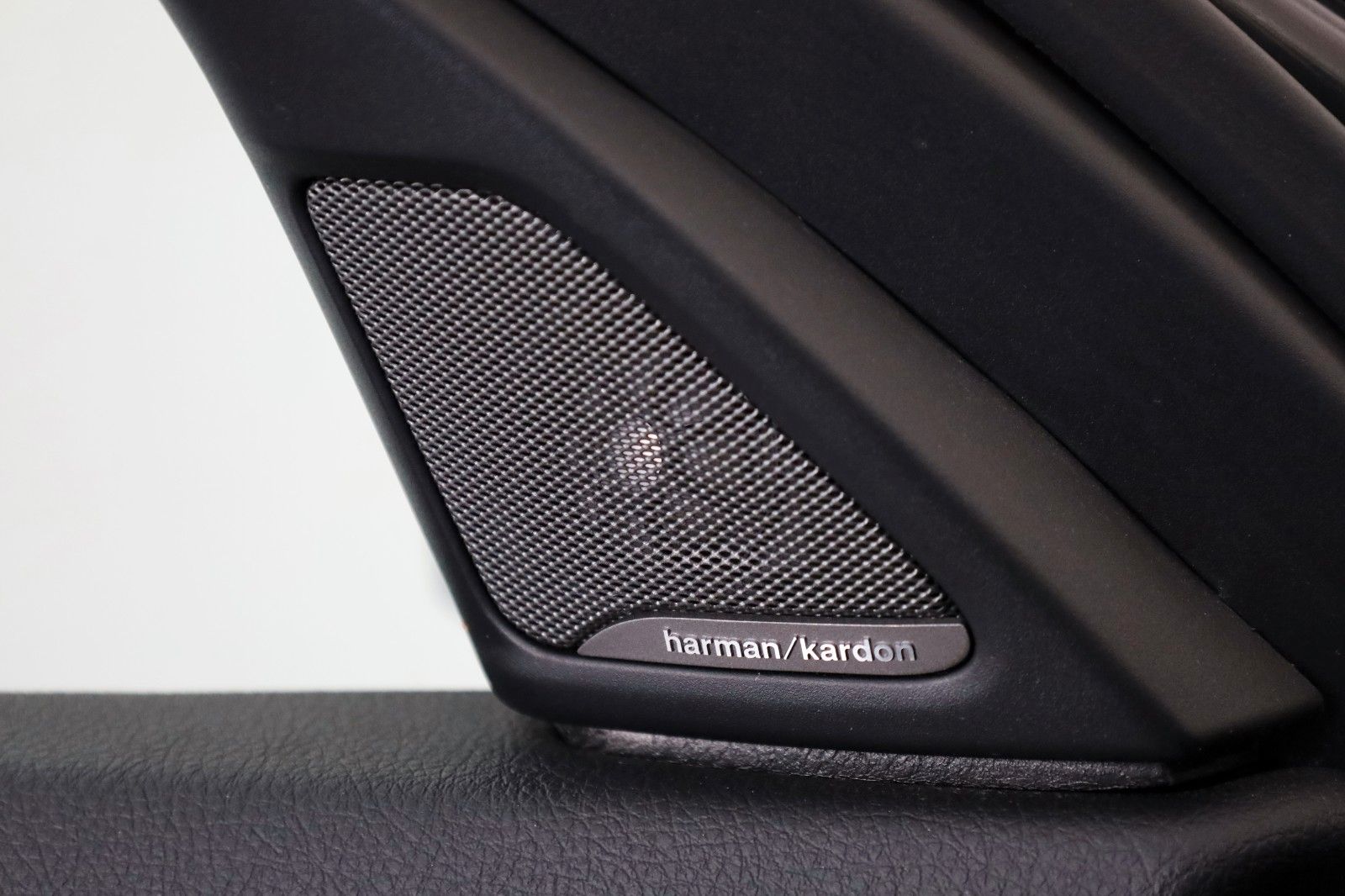Fahrzeugabbildung BMW 525 d xDrive Touring,Navi,SH,Harman-Kardon,SR+WR