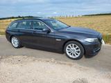 BMW Top gepflegter 520d Touring A, AHK, Luftfed., .. - BMW 520 Gebrauchtwagen in Stuttgart