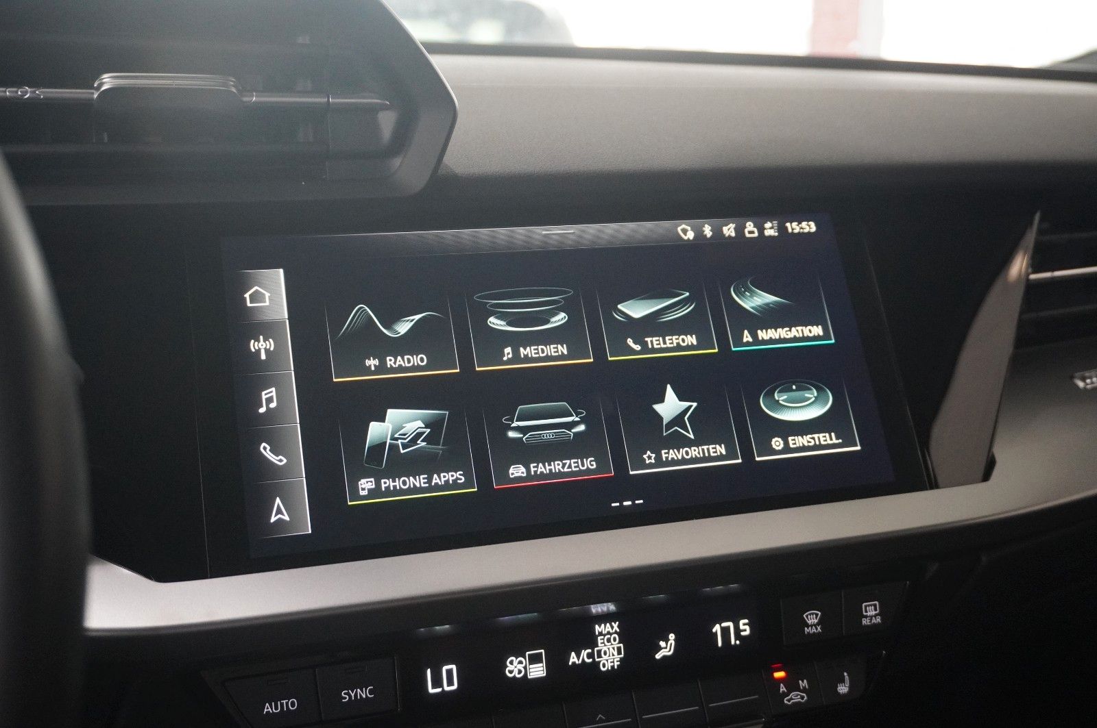 Fahrzeugabbildung Audi A3 Sportback 35 TFSI NAVI/LED/SPORT/SHZ/VIRT/DAB