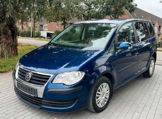 Volkswagen Touran Conceptline / 09.26 HU /