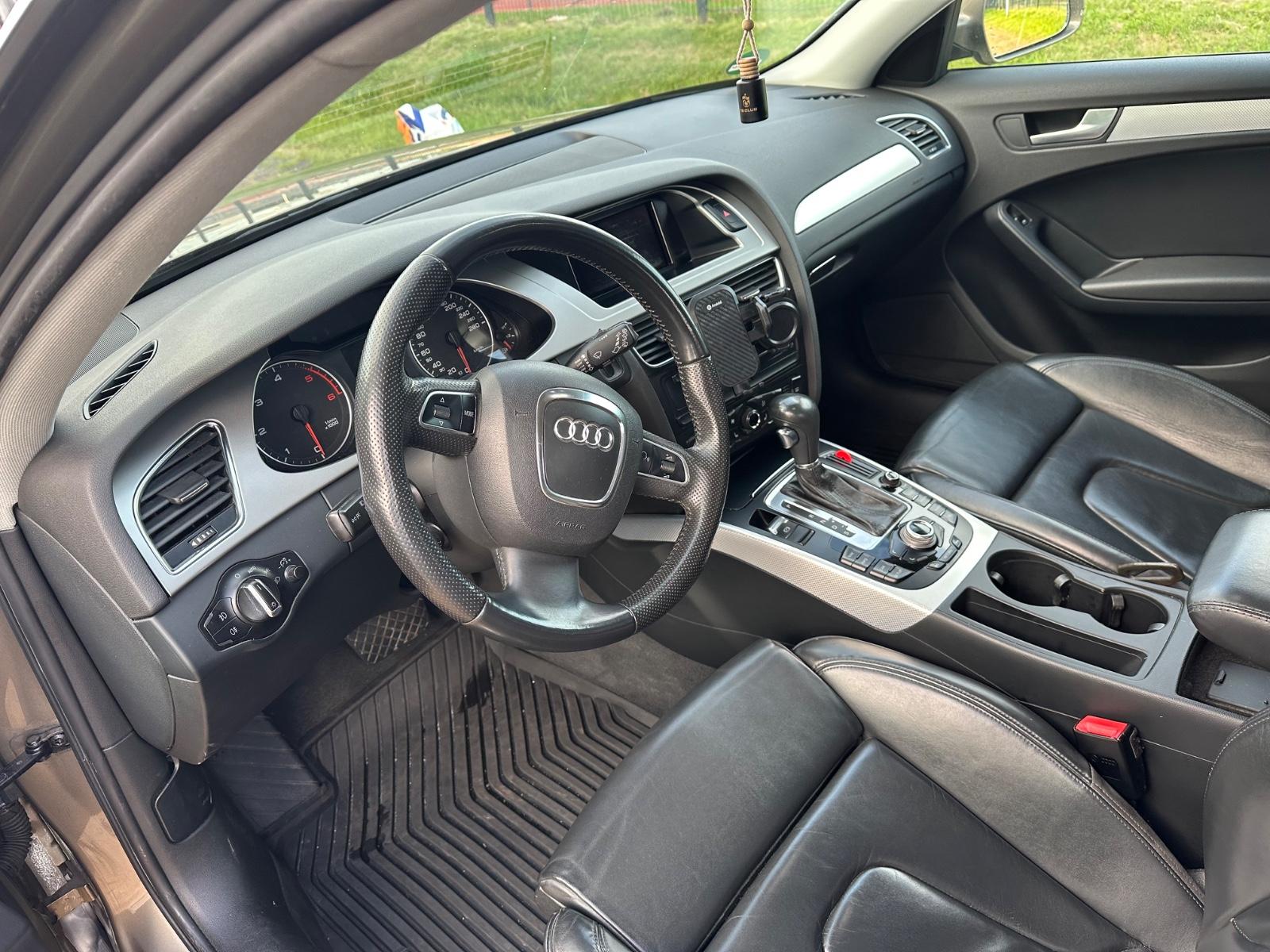 Audi A4 2010 — photo 6
