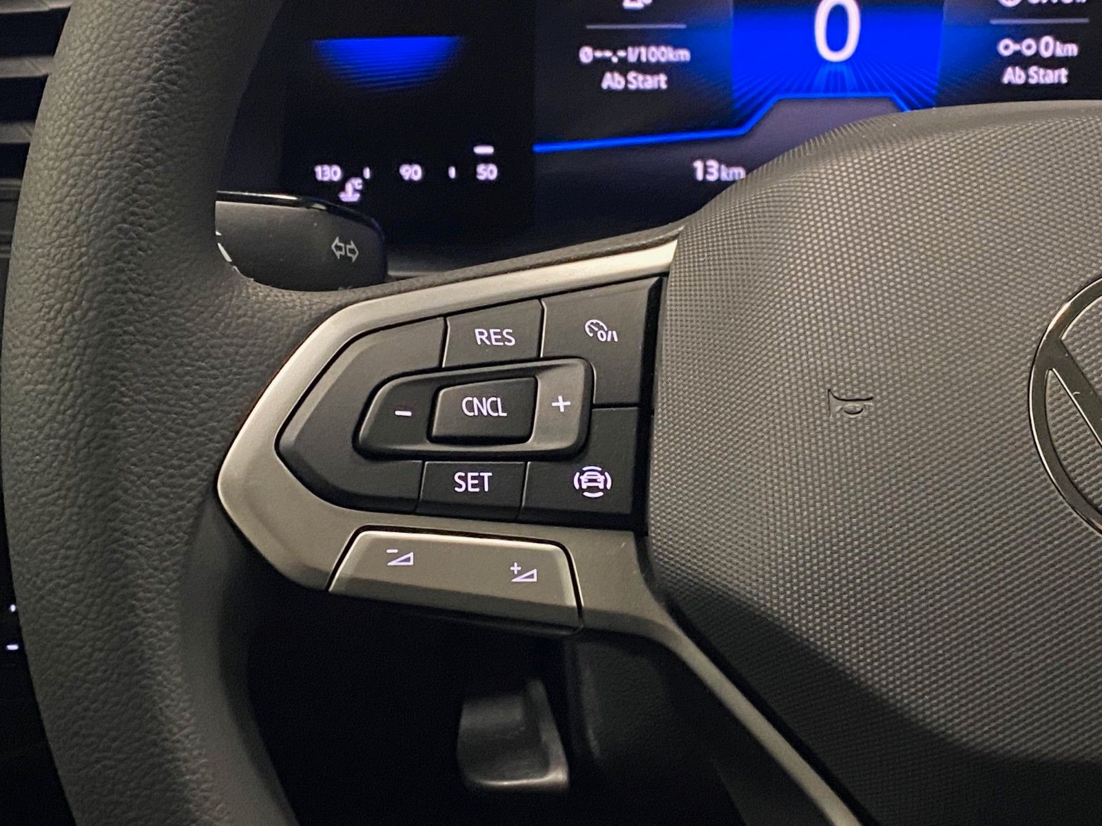 Fahrzeugabbildung Volkswagen Polo 1.0 MPI+SITZHEIZUNG+PARKSENSOREN+AppConnect