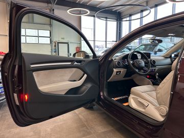 MYAUTOCENTER – Gebraucht- und Jahreswagen mit Werkstattservice in Pfaffenhofen Audi A3 attraction *Panorama*Klima*Freisprech*Xenon*