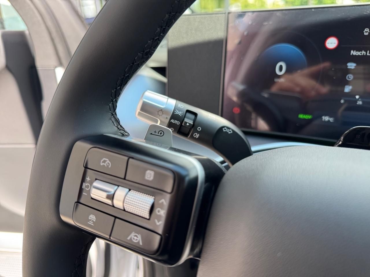 Fahrzeugabbildung Hyundai IONIQ 9 UNIQ *Pano*Relax-Paket* 2xKlima 360 ACC