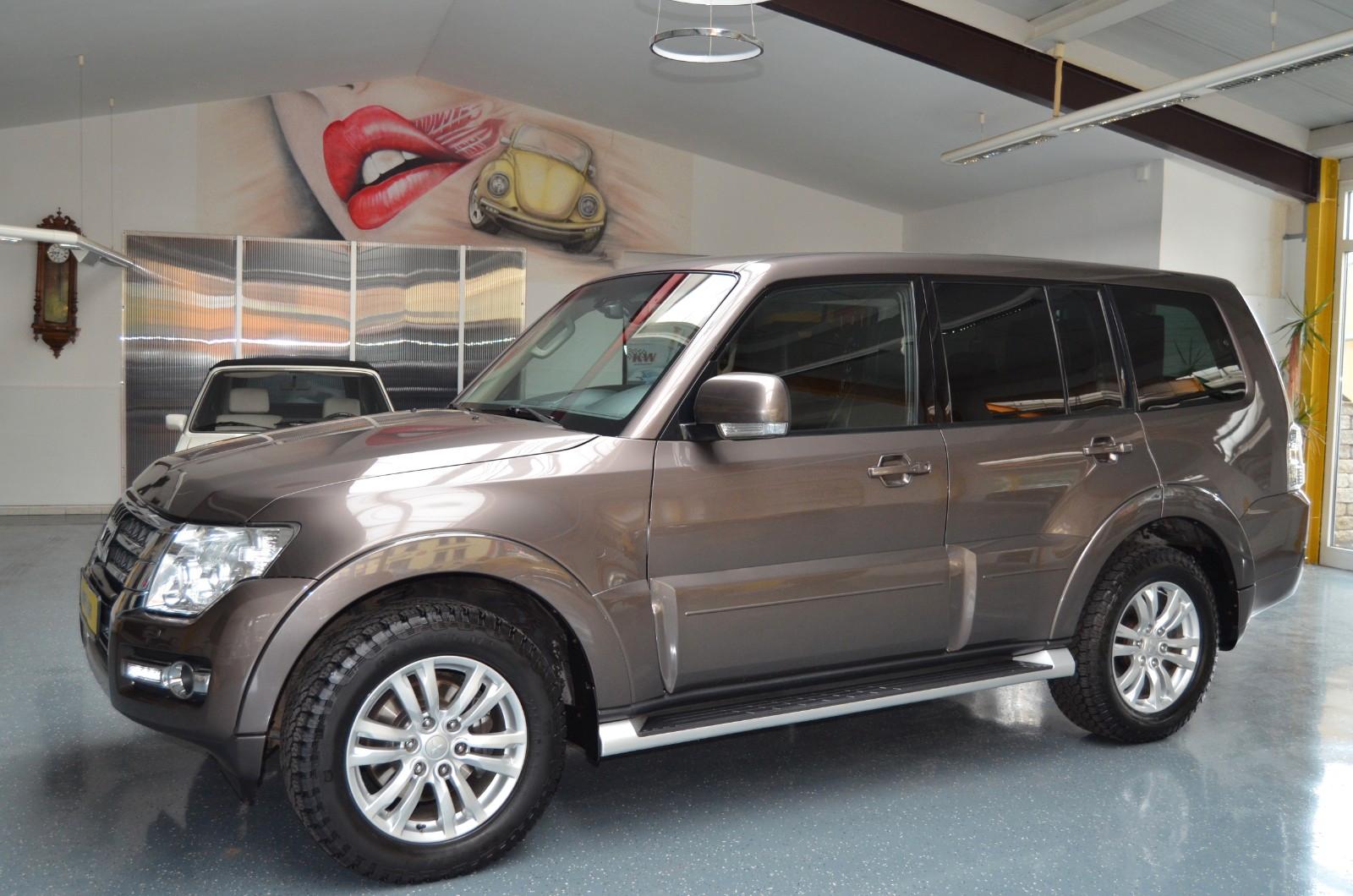 Mitsubishi Pajero 3.2 DI-D SUV-Star 7-Sitzer