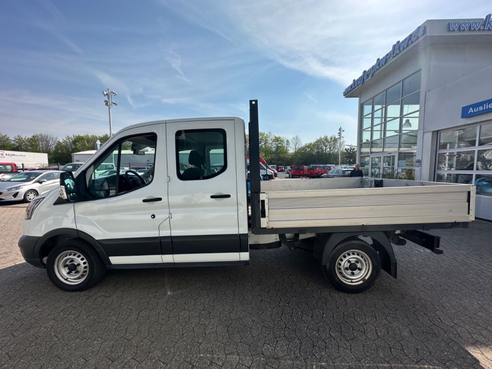 Fahrzeugabbildung Ford Transit Pritsche 310 L2 Doppelkabine*6Sitzer*AHK