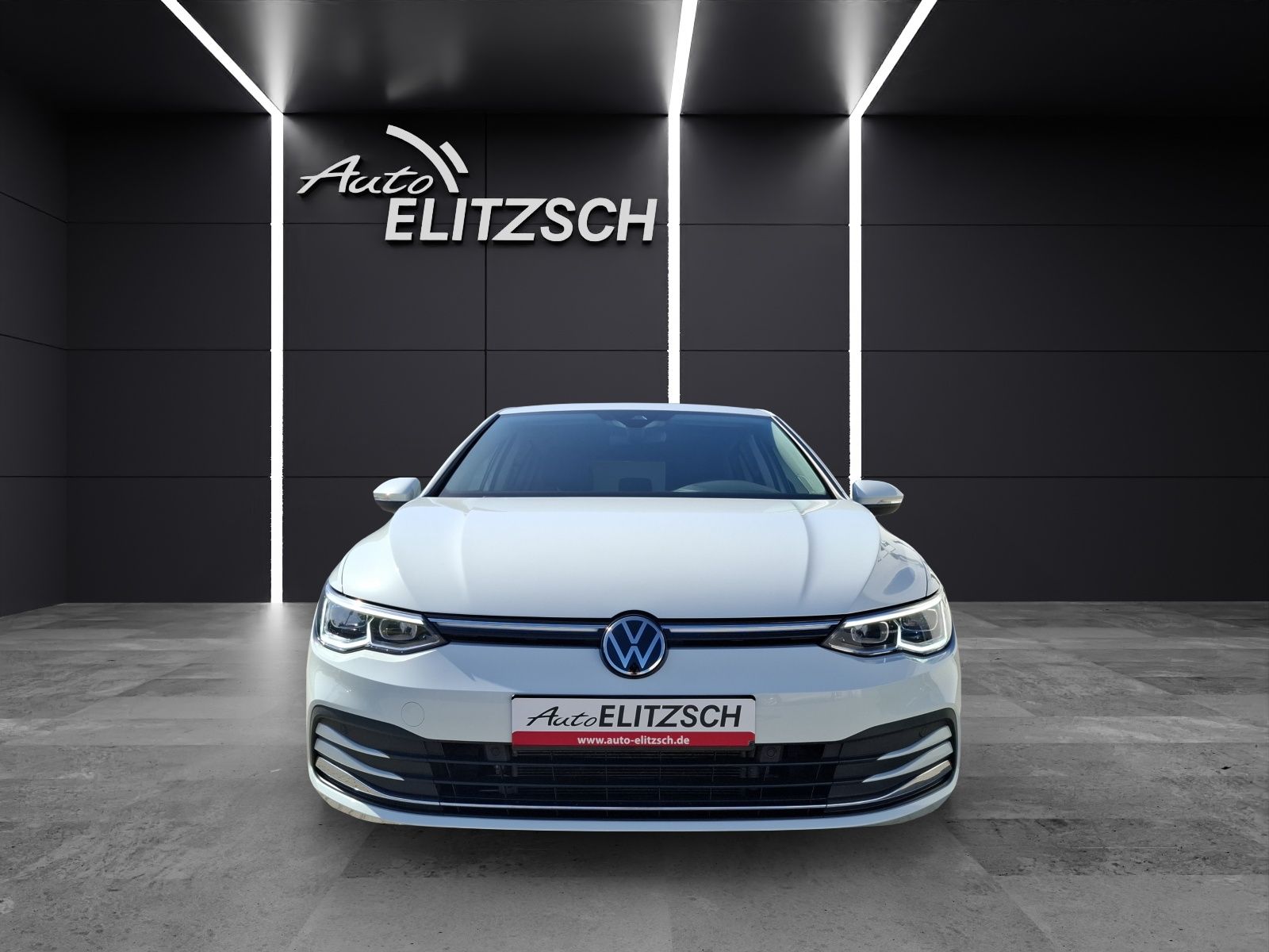 Fahrzeugabbildung Volkswagen Golf VIII TSI Style LEDplus Navi AID ACC RFK SH