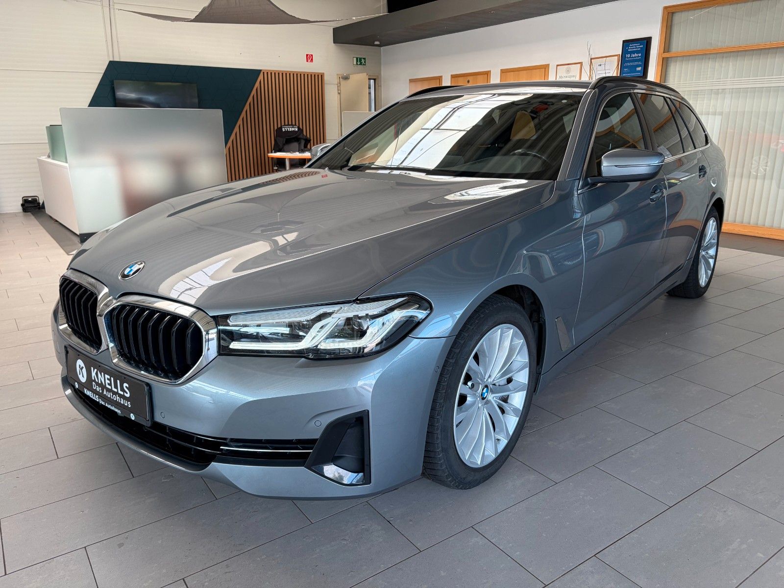 BMW BMW 530d Touring/M-LENKR/LEDER/KAMERA/ACC/KEYLESS