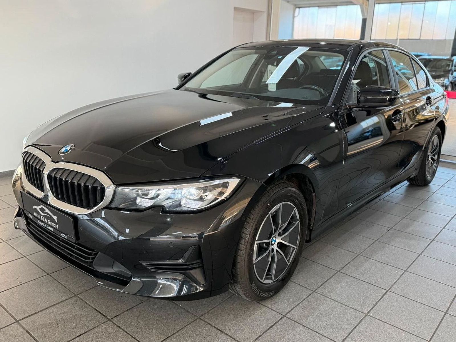 BMW 318 d Lim. Advantage 1.Hand|Kamera|Navi|Garantie