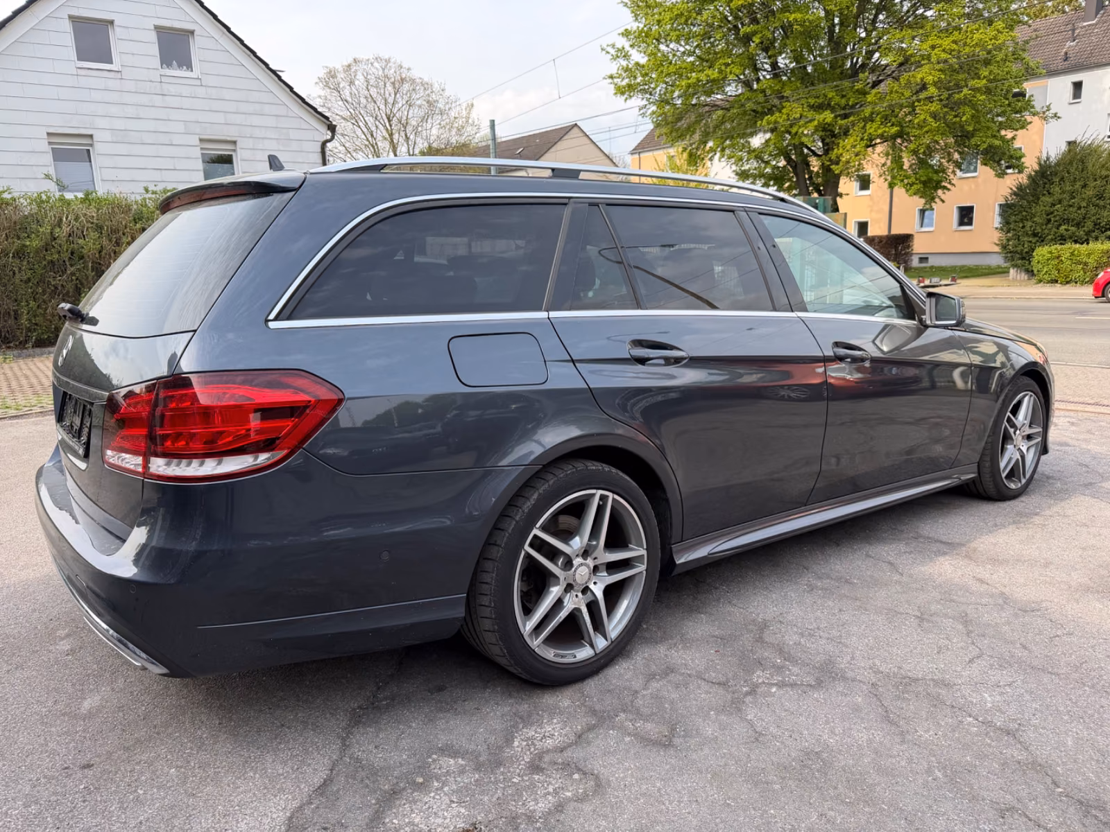 Mercedes-Benz E 220 E T-Modell E 220 CDI AMG LINE *SCHALTER