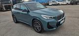 BMW iX1 xDrive30 - - graue BMW iX1