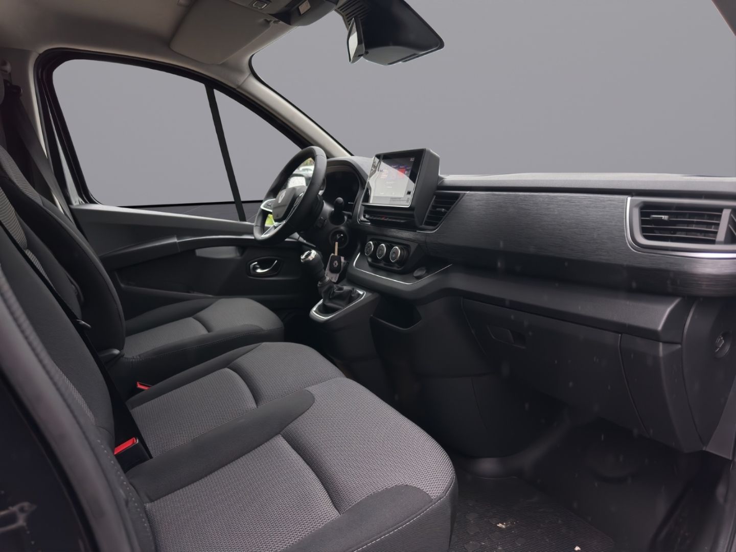 Fahrzeugabbildung Renault Trafic Combi L2H1 3,0t EQUILIBRE 2.0 BLUE dCi 15