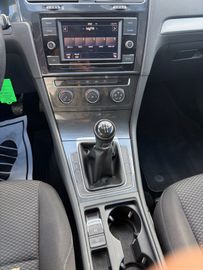 Volkswagen Golf - 9