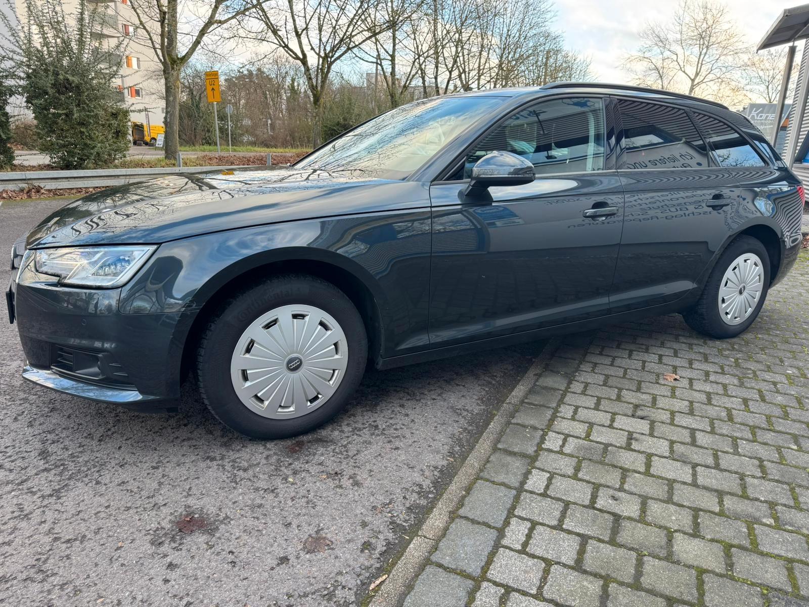 Audi A4 Avant LED NAVI SCHECKHEFT