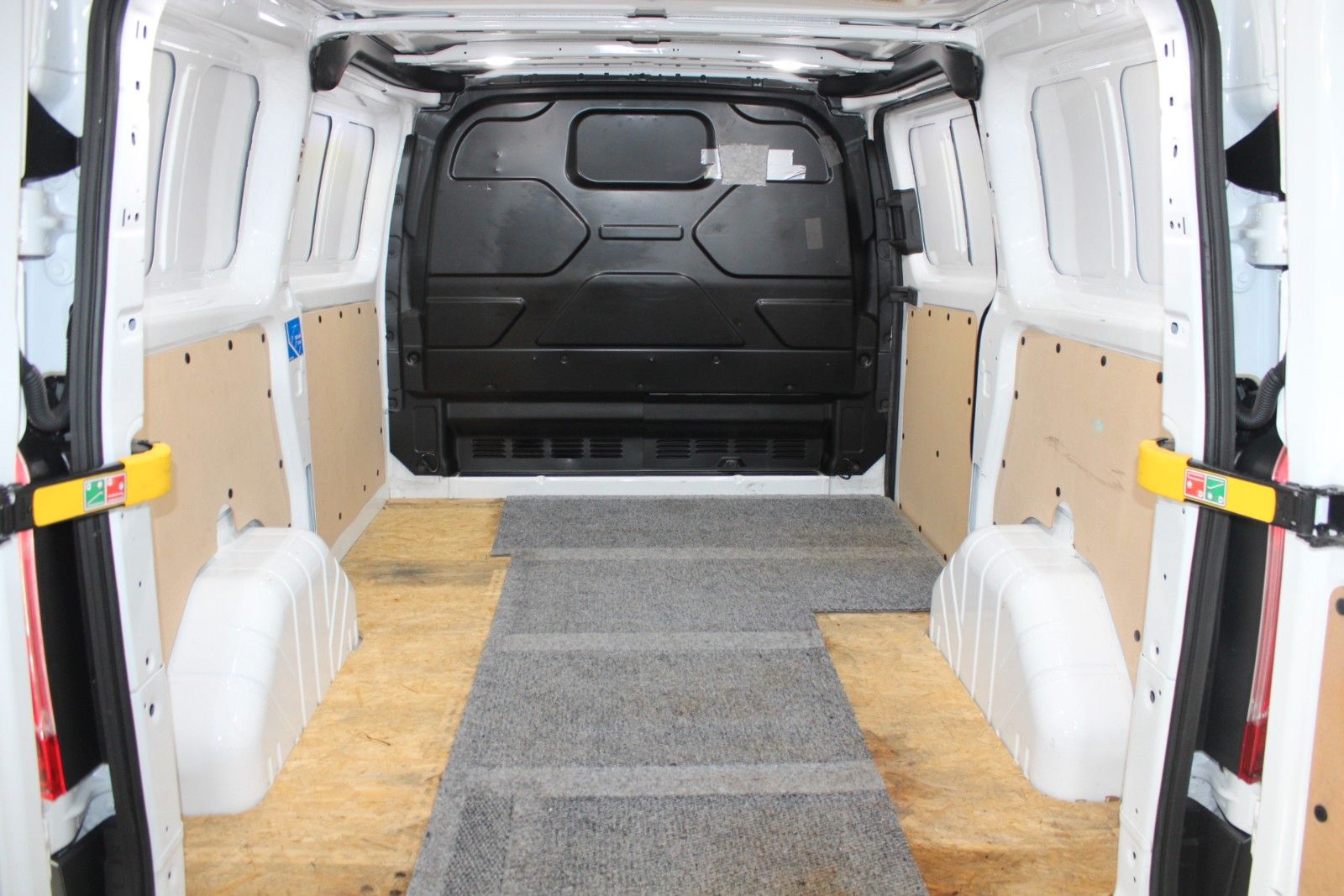 Fahrzeugabbildung Ford Transit Custom L1 Kasten KLIMA PDC FSH 1.Hand