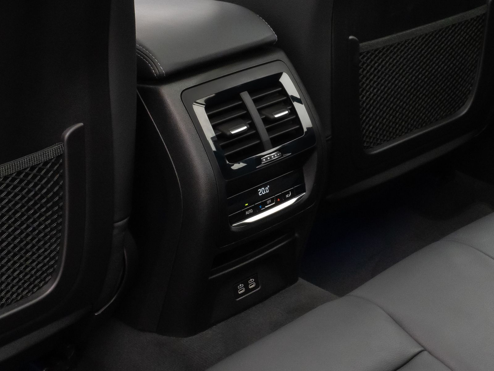 Fahrzeugabbildung BMW X3 xD30i Panorama Kamera DAB HiFi Komfort 20Zoll