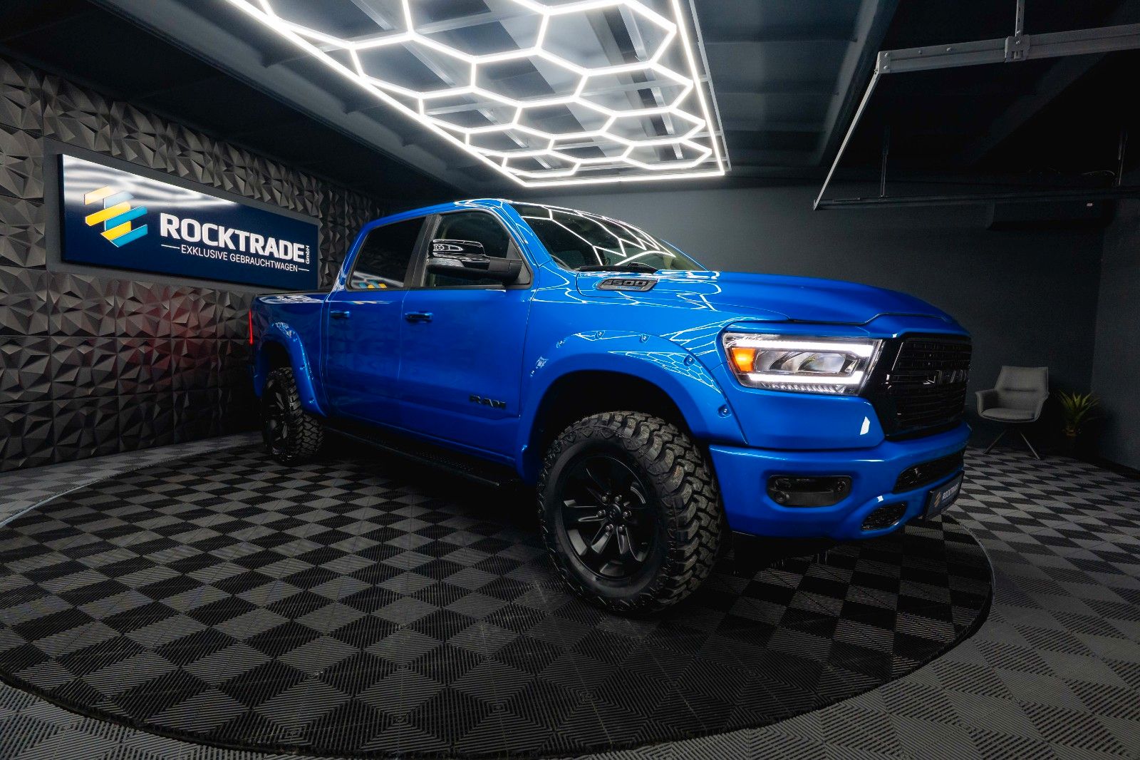 Fahrzeugabbildung Dodge RAM 5.7 V8 HEMI 4x4 LARAMIE Offroad Night LED