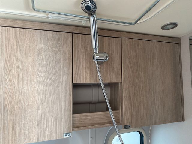 Bürstner Lineo C 590 AT  *Sonderpreis*