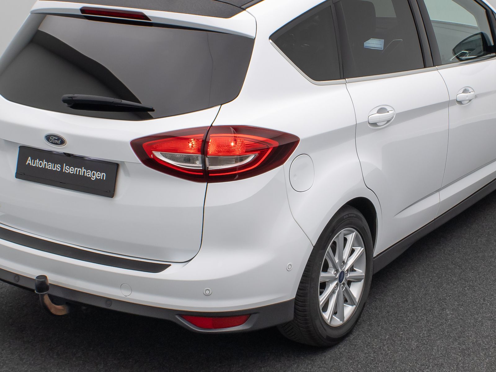 Fahrzeugabbildung Ford C-MAX Titanium Kamera HiFi Komfort Tempomat Navi
