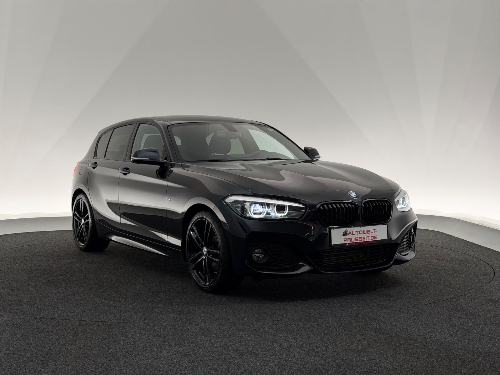 Gebrauchtwagen BMW 120 120d Lim.*M SPORT SHADOW*LED-SHZ-PDC-HARMAN KARD in Horb am Neckar