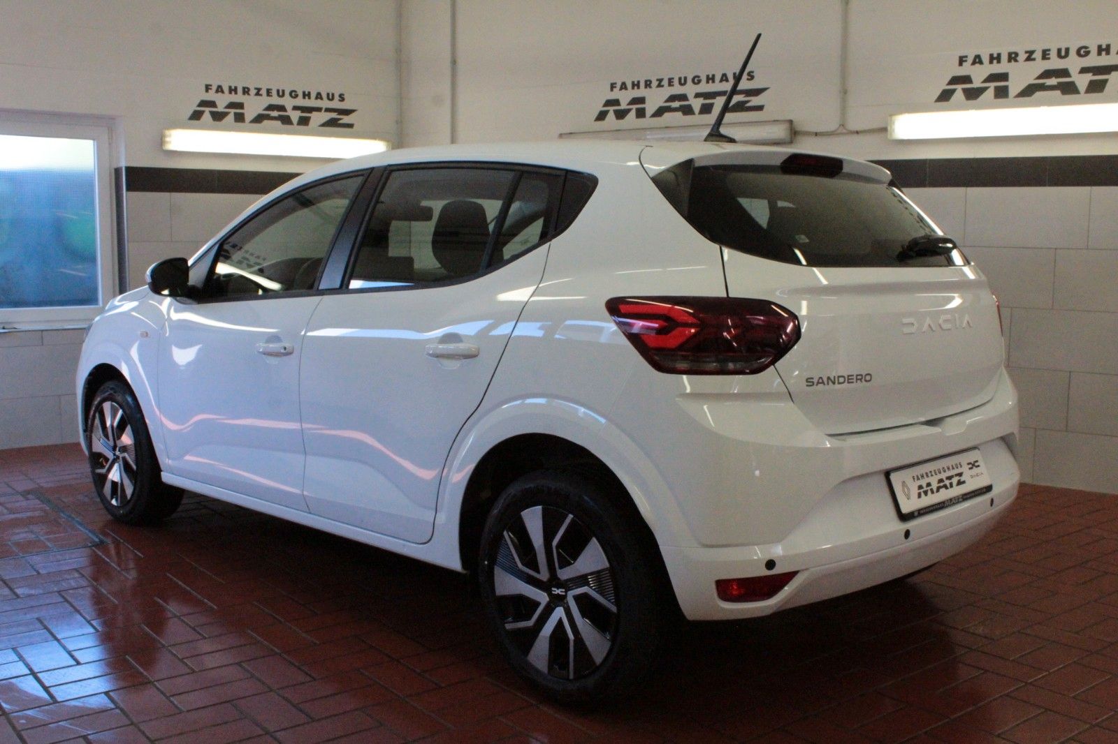 Fahrzeugabbildung Dacia Sandero TCe 90 auto Expression*15204*