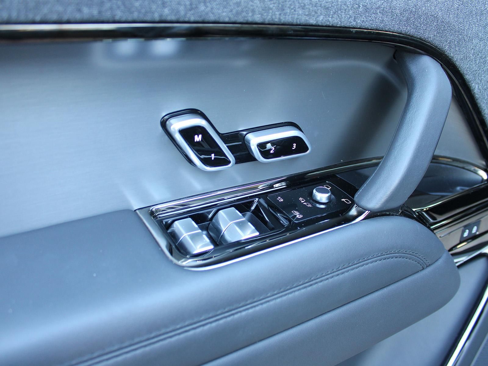 Fahrzeugabbildung Land Rover Range Rover Sport P440e Dynamic SE