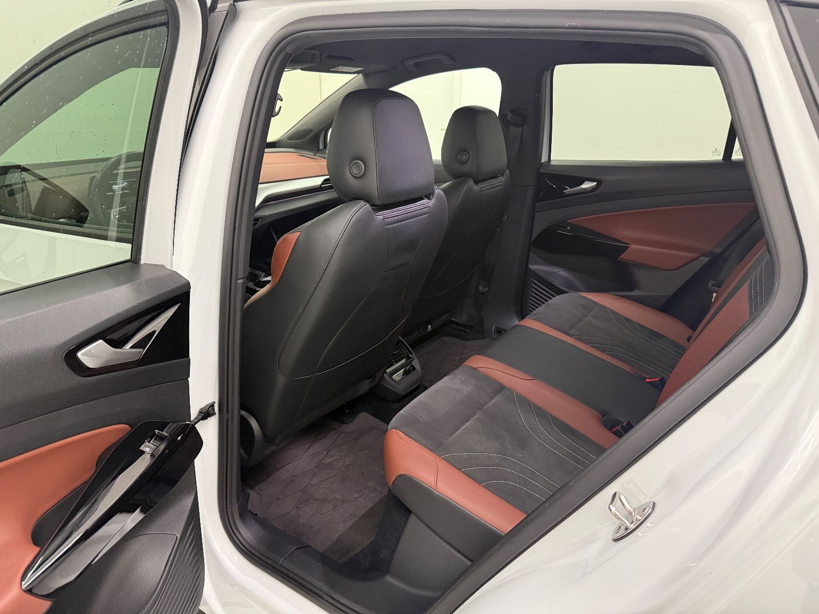 Volkswagen ID.4 Pure 109 kW Style*IQ.Light*Bi-Color Int*ACC foto 25