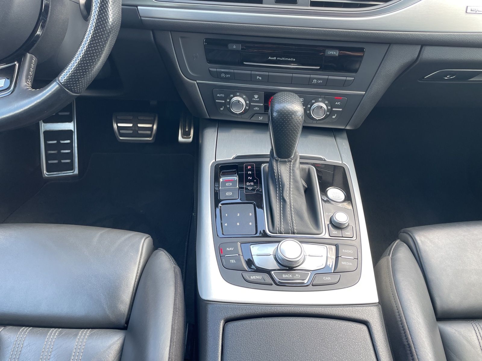 Fahrzeugabbildung Audi A6 Avant S-Line TDI LED 20" AHK STH SHZ HuD PDC